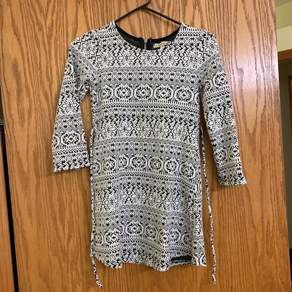 Girls size 10 long sleeve dress speechless